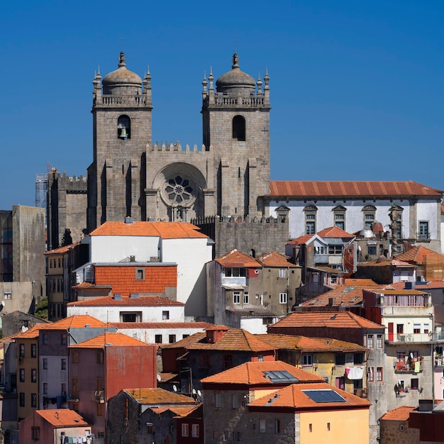 Foto grátis vista vertical do porto portugal europa