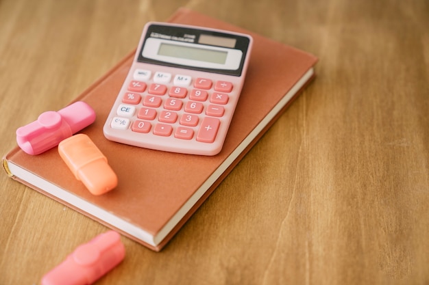 Voltar ao conceito da escola com calculadora no livro