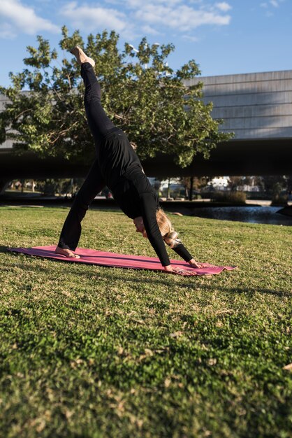 Yoga ao ar livre