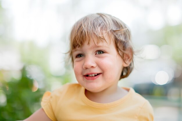 2 Jahre Baby Mädchen