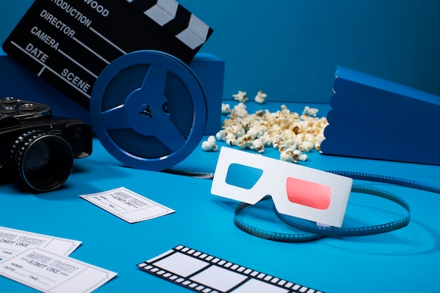 3D-Brille und Popcorn-Anordnung