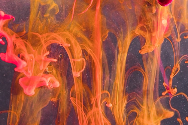 Abstrakte Flammen im parallelen Design