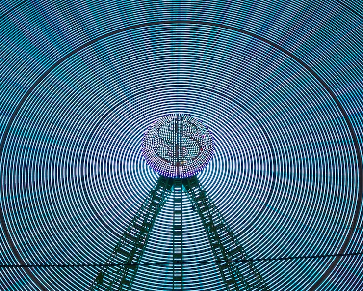 Kostenlose Foto abstrakte neonlichtwellen des wunderrades