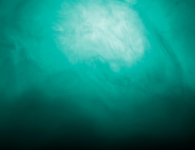 Abstrakte Wolke des azurblauen Dunstes