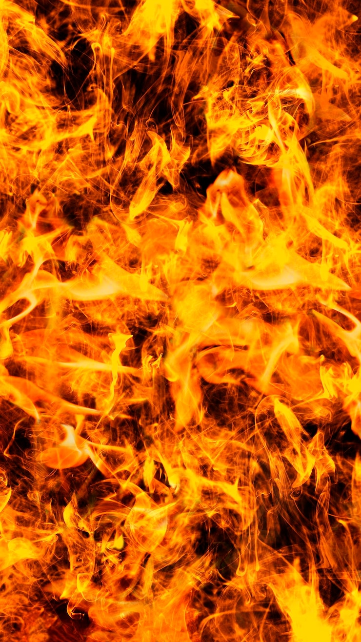 Kostenlose Foto abstraktes feuer iphone wallpaper, realistisches brennendes flammenbild
