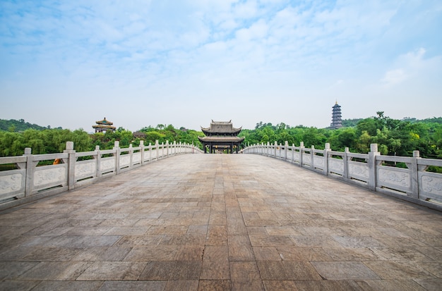 Alte Bogenbrücke in China