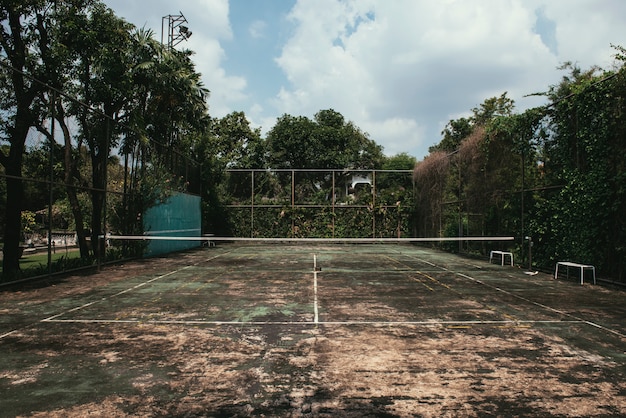 Kostenloses Foto alter tennisplatz