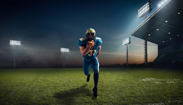 American Football American Football-Spieler im professionellen Sportstadion