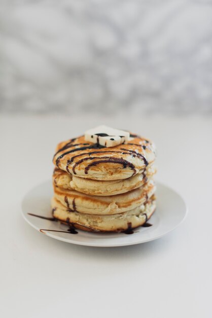 Amerikanische köstliche Pfannkuchen der Vorderansicht