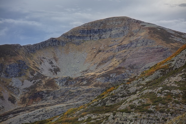 Ancares Berge in Spanien unter einem Himmel voller Wolken