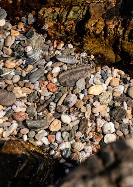 Anordnung der Steine am Strand