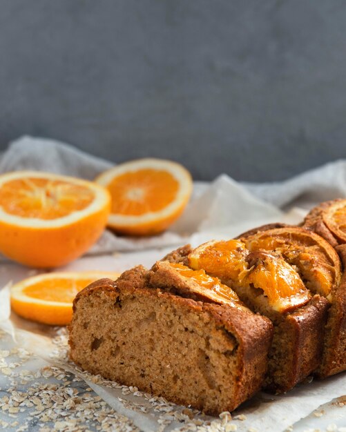 Anordnung des gesunden Rezepts mit Orangen