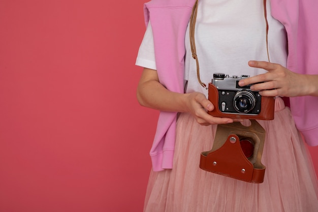 Kostenloses Foto ansicht einer frau mit professioneller kamera