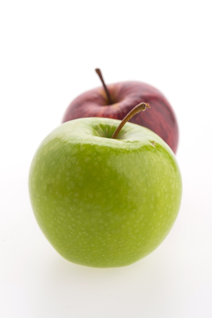Kostenlose Foto apple getrennt auf weißem hintergrund