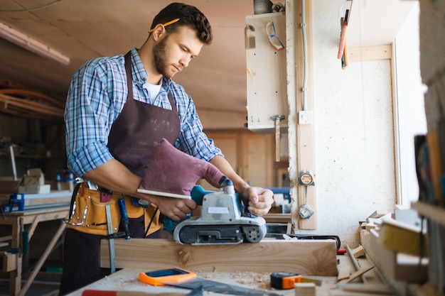 Arbeitsprozess in der Werkstatt