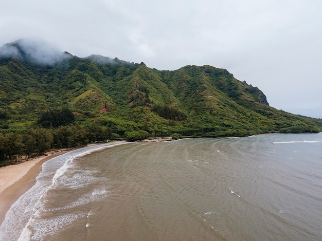 Atemberaubende Hawaii-Landschaft mit dem Meer