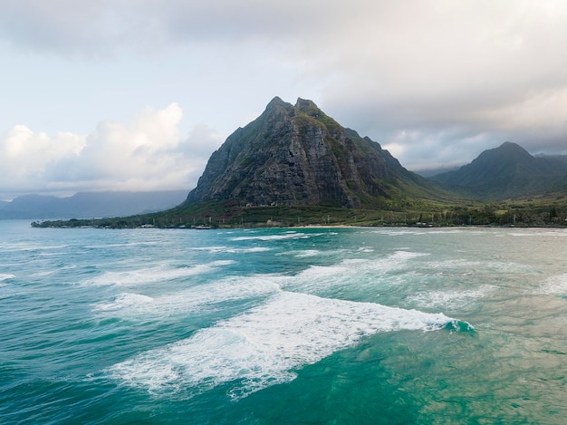 Atemberaubende Hawaii-Landschaft mit Ozean