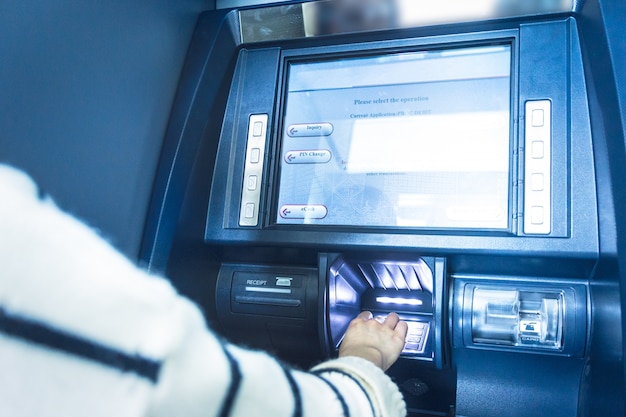 ATM-Betrieb bei Bank