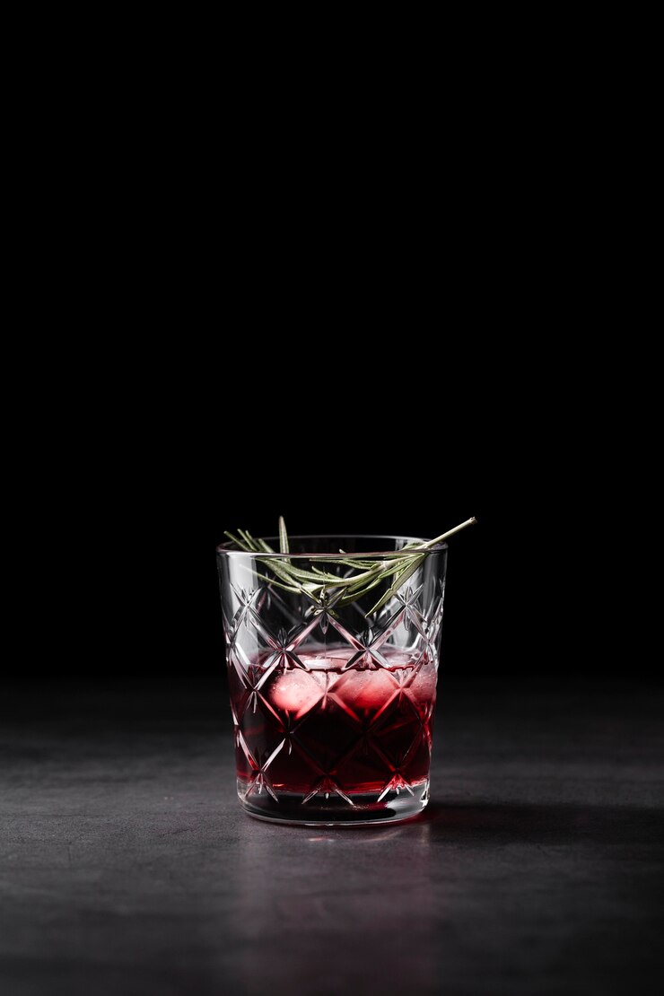 Kostenlose Foto auffrischungscocktail im glaskopienraum