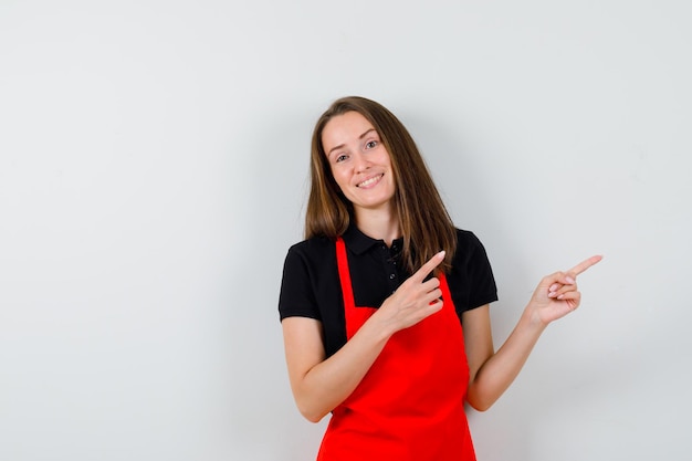 Ausdrucksstarke junge Dame posiert im Studio