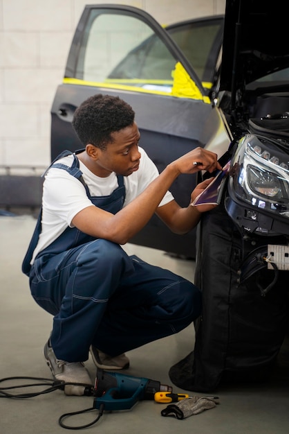 Auto-Service-Salon Doign Car Wrapping