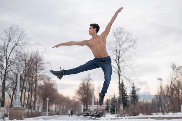 Balletttänzerausführung des niedrigen Winkels