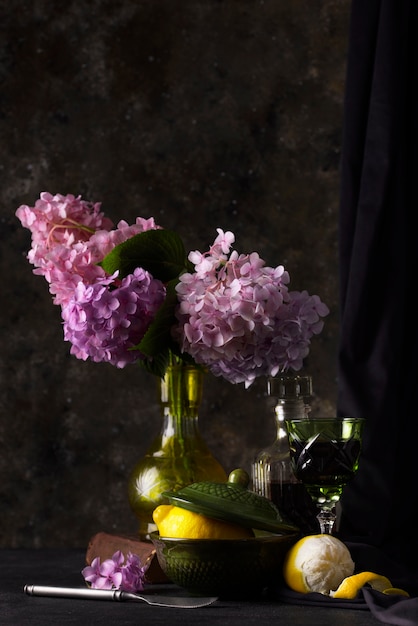 Barockstil mit Blumenarrangement