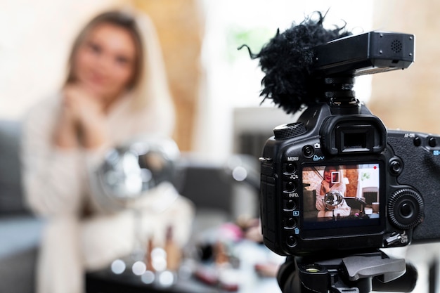 Beauty Vlogger macht ein Video