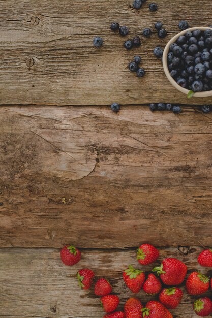 Beeren auf dem Tisch