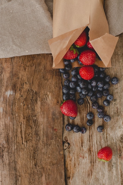 Beeren auf dem Tisch