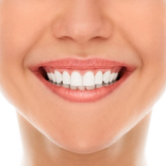 Bei einem zahnarzt mit einem lächeln
