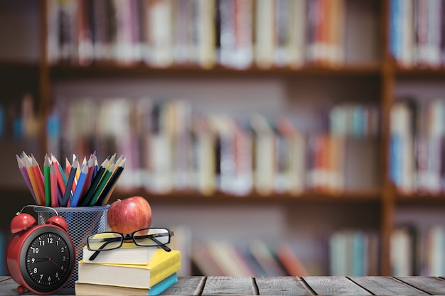 Kostenloses Foto bereiten sie zur schule für zurück