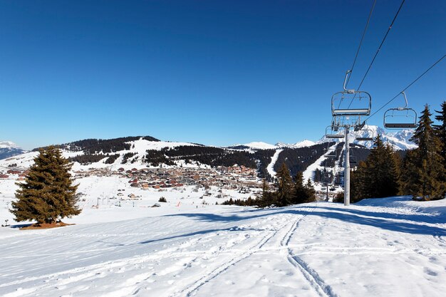 Berühmte Bergstation in den Alpen in Frankreich