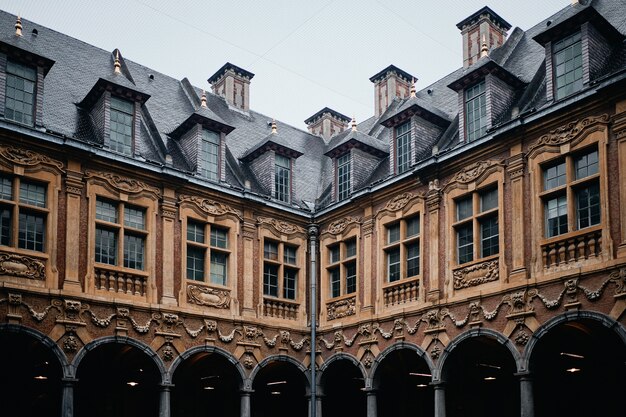 Berühmte historische Vieille-Börse in Lille in Frankreich