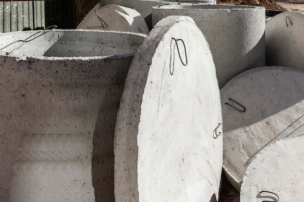 Betonringe für brunnen und kanalisation sind auf lager betonprodukte für den bau