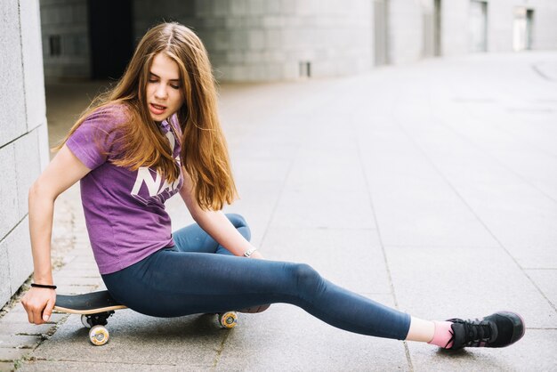 Bewegliches Skateboard des Jugendlichen