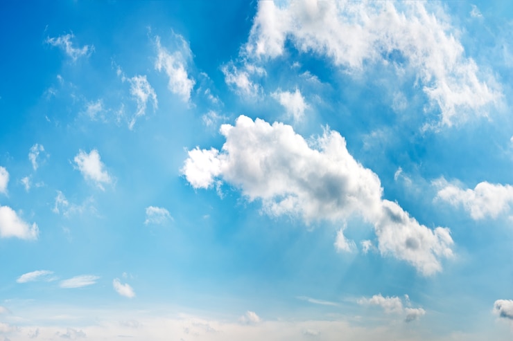 Kostenlose Foto bewölkter blauer himmel