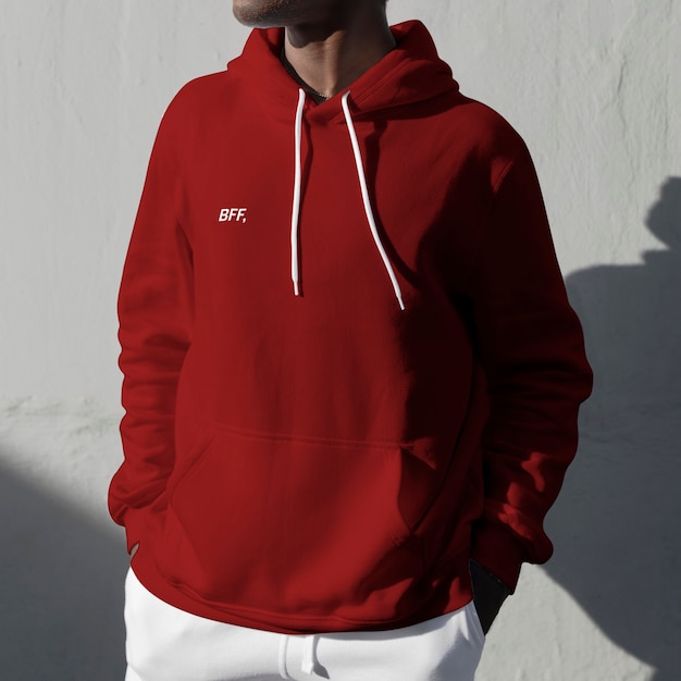 BFF gedruckt auf rotem Hoodie