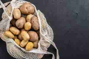 Kostenloses Foto bio-kartoffeln im beutel