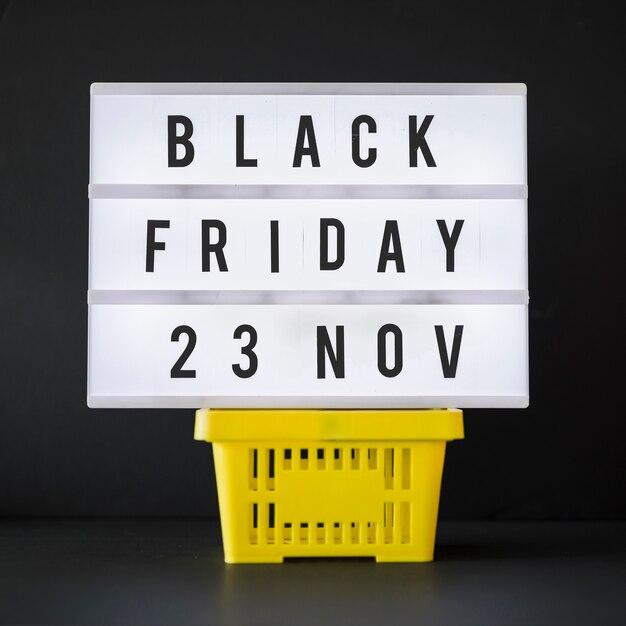 Black Friday Inschrift an Bord