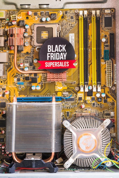Black Friday Superverkaufsaufschrift im Computerkasten