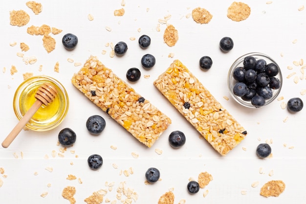 Kostenloses Foto blaubeer- und honig-snackbars