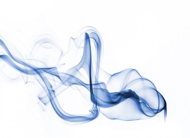 Blaue Rauch Sammlung auf weißem Hintergrund