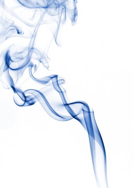 Kostenloses Foto blaue rauch sammlung auf weißem hintergrund