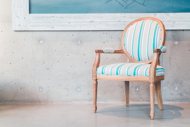 Kostenloses Foto blaue und weiße stuhl