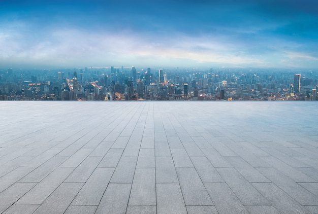 Blick auf die Stadt von der Terrasse