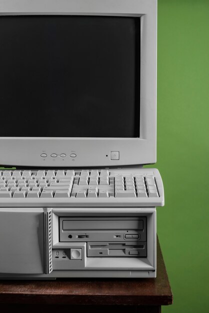 Blick auf Retro-Computer und Technologie