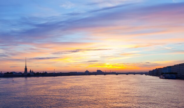 Blick auf St. Petersburg am Morgen
