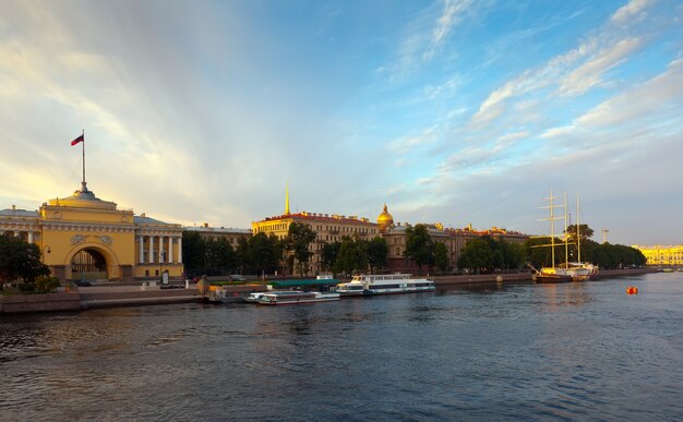 Blick auf St. Petersburg am Morgen