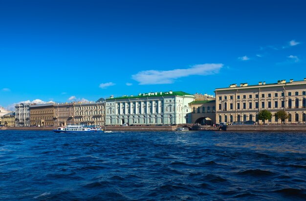 Blick auf St. Petersburg. Palastdamm